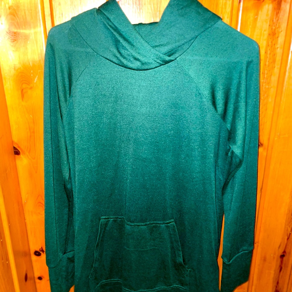 Lularoe size medium Amber. Emerald green. Worn once. Hacchi material.